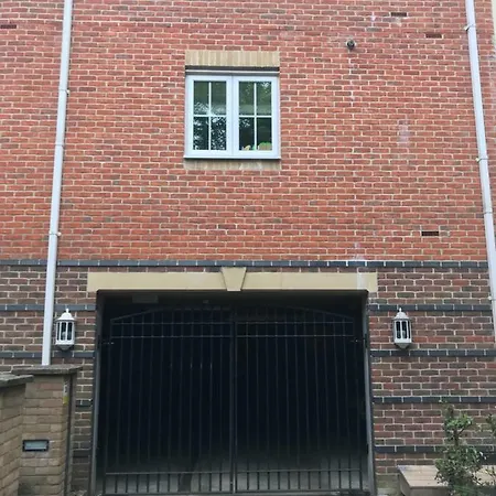Bounty Suite Basingstoke Exterior photo
